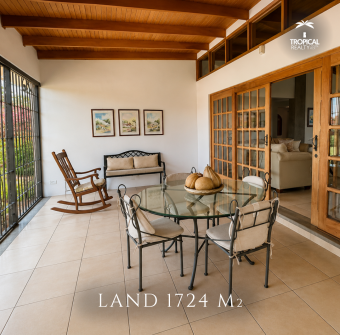 Casa Remodelada de Una Planta en Venta en Piedades de Santa Ana con Amplio Terreno y Privacidad