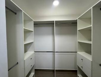 Casa en venta en condominio moderno con jardín y amenidades #26-1395 GS