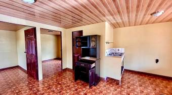 Venta propiedad con casa principal  2 apartamentos en amplio terreno #26-1520 GS