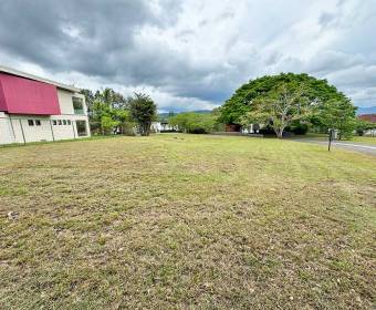 Lote plano de 887 m2 en venta en Condominio Bajo Par, dentro de Ciudad Hacienda Los Reyes