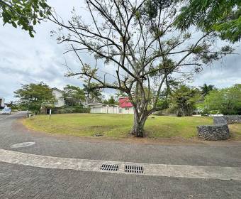 Lote plano de 887 m2 en venta en Condominio Bajo Par, dentro de Ciudad Hacienda Los Reyes