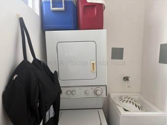 Se vende casa en Ulloa Heredia 26-1989
