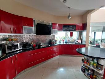 Se vende casa en Santo Domingo Heredia 26-280