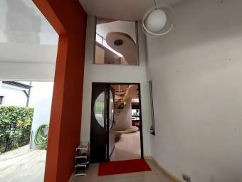 Se vende casa en Santo Domingo Heredia 26-280
