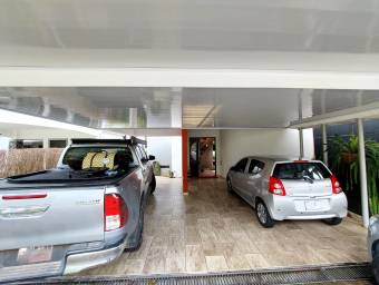 Se vende casa en Santo Domingo Heredia 26-280
