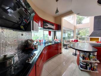 Se vende casa en Santo Domingo Heredia 26-280