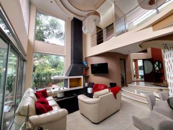 Se vende casa en Santo Domingo Heredia 26-280