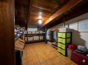 VENTA DE CASA DE 5 HABITACIONES, BARRIO JESÚS, ATENAS, ALAJUELA