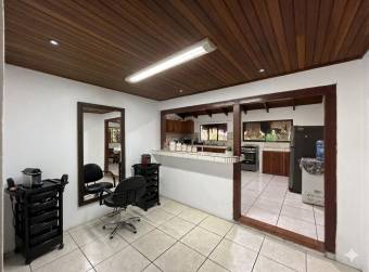 VENTA DE CASA DE 5 HABITACIONES, BARRIO JESÚS, ATENAS, ALAJUELA