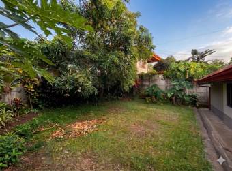 VENTA DE CASA DE 5 HABITACIONES, BARRIO JESÚS, ATENAS, ALAJUELA