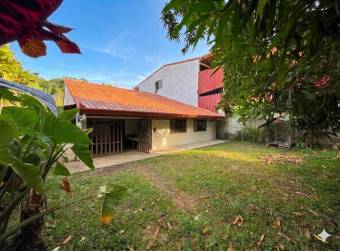 VENTA DE CASA DE 5 HABITACIONES, BARRIO JESÚS, ATENAS, ALAJUELA