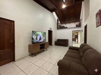 VENTA DE CASA DE 5 HABITACIONES, BARRIO JESÚS, ATENAS, ALAJUELA