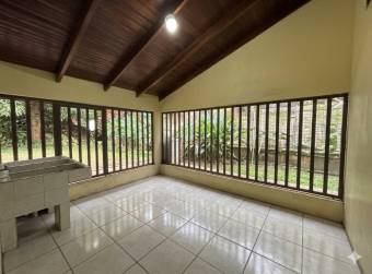 VENTA DE CASA DE 5 HABITACIONES, BARRIO JESÚS, ATENAS, ALAJUELA