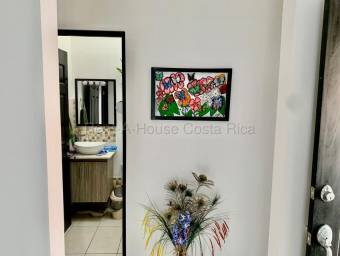 Venta de Casa Amueblada en Agua Caliente-Cartago.