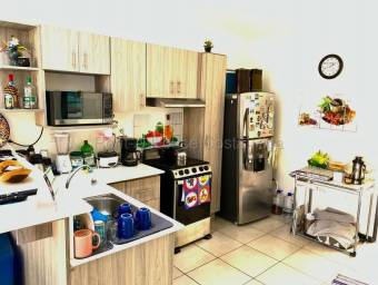 Venta de Casa Amueblada en Agua Caliente-Cartago.