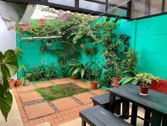 Venta de Casa Amueblada en Agua Caliente-Cartago.