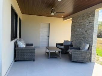 Alquiler de Casa Moderna en Condominio La Tajona