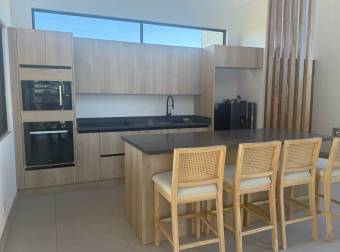 Alquiler de Casa Moderna en Condominio La Tajona