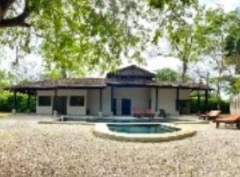 Alquiler de Casa Moderna en Condominio La Tajona