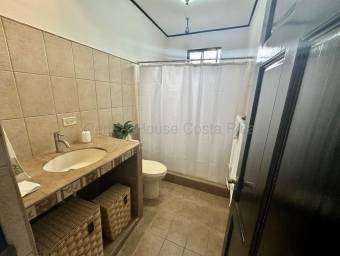 Propiedad en venta con dos casas independientes en Villa Palmar Alajuela #26-1800 GS