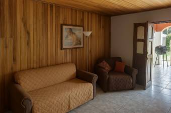 Casa En Venta Con Lote De 512M2 En San Isidro De Heredia