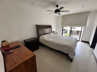 Venta de Hermosa Casa en Santa Ana
