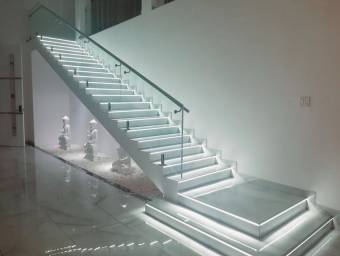 Venta de Casa Amueblada en Escazú. RAH 26-175