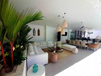 Venta de Casa Amueblada en Escazú. RAH 26-175