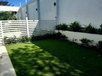 Venta de Casa Amueblada en Escazú. RAH 26-175