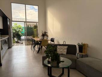 Venta de Casa en Río Oro de Piedades, Santa Ana. RAH 26-2009