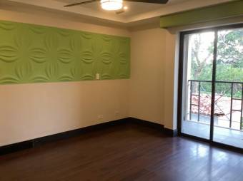 Venta de Apartamento en Brasil de Santa Ana. RAH 26-1196 