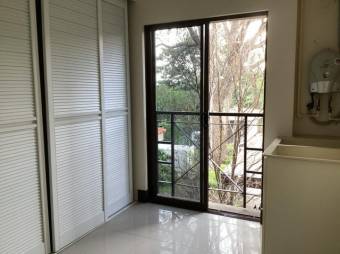 Venta de Apartamento en Brasil de Santa Ana. RAH 26-1196 