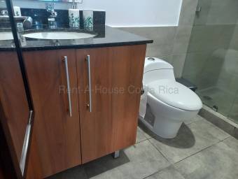 Se alquila apartamento en Montes de Oca San José 26-2019