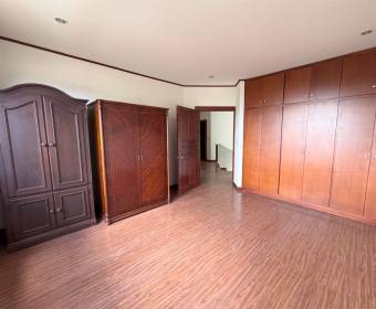 Casa a la venta en condominio Cerro Colón. Remate bancario.