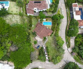 Casa a la venta en condominio Cerro Colón. Remate bancario.