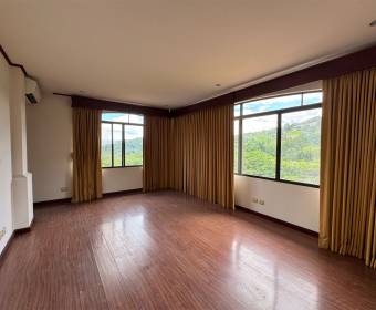 Casa a la venta en condominio Cerro Colón. Remate bancario.