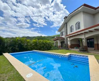 Casa a la venta en condominio Cerro Colón. Remate bancario.