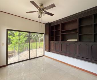 Casa a la venta en condominio Cerro Colón. Remate bancario.