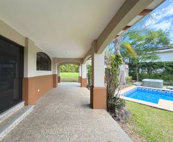 Casa a la venta en condominio Cerro Colón. Remate bancario.