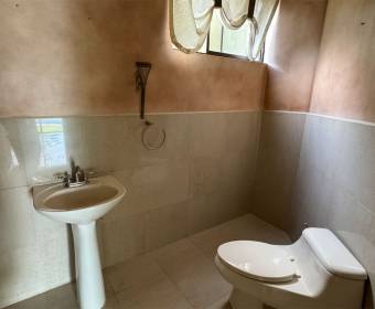Casa a la venta en condominio Cerro Colón. Remate bancario.