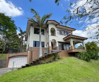 Casa a la venta en condominio Cerro Colón. Remate bancario.
