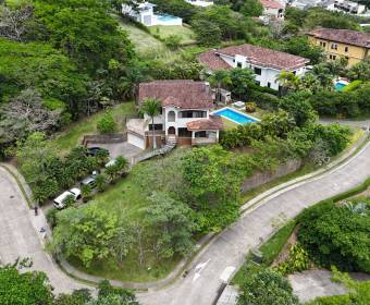 Casa a la venta en condominio Cerro Colón. Remate bancario.