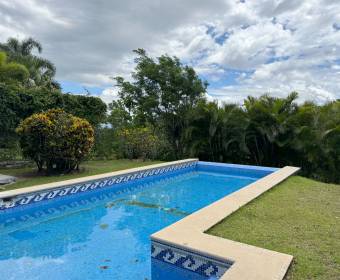 Casa a la venta en condominio Cerro Colón. Remate bancario.