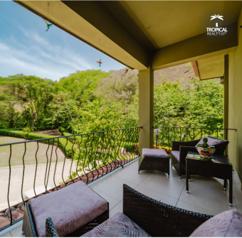 Townhouse Moderno en Venta en Herradura Reserva Las Lomas Townhouse Moderno en Venta en Herradura Reserva Las Lomas