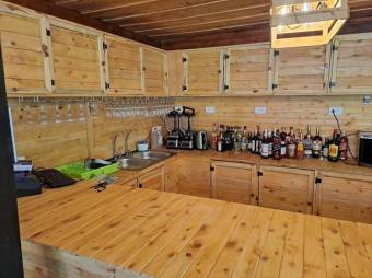 Hermoso restaurante rústico en venta en EL Jardin de Dota MLS 26-2022 