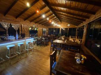 Hermoso restaurante rústico en venta en EL Jardin de Dota MLS 26-2022 