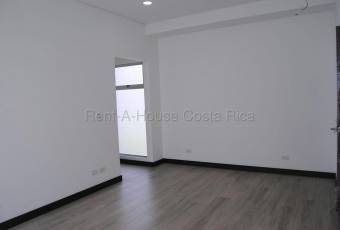 Alquiler de Town Houses en Santa Ana-Piedades. RAH 26-2013