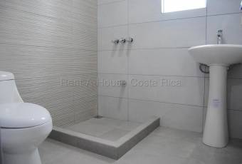Alquiler de Town Houses en Santa Ana-Piedades. RAH 26-2013