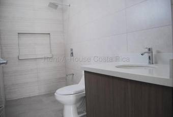 Alquiler de Town Houses en Santa Ana-Piedades. RAH 26-2013