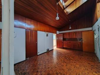 Venta de Casa Comercial en Montes de Oca, San José. 
